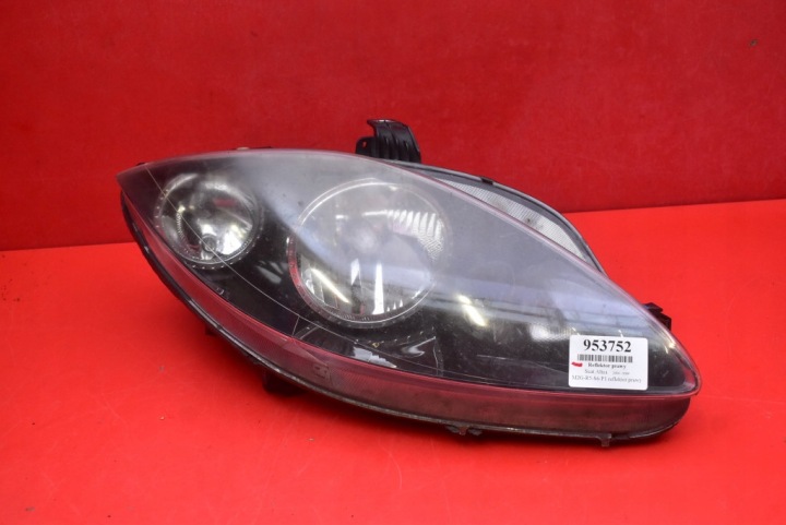 REFLEKTOR right light front EU 5P1941006D 89315801 SEAT ALTEA 1 and 04-09