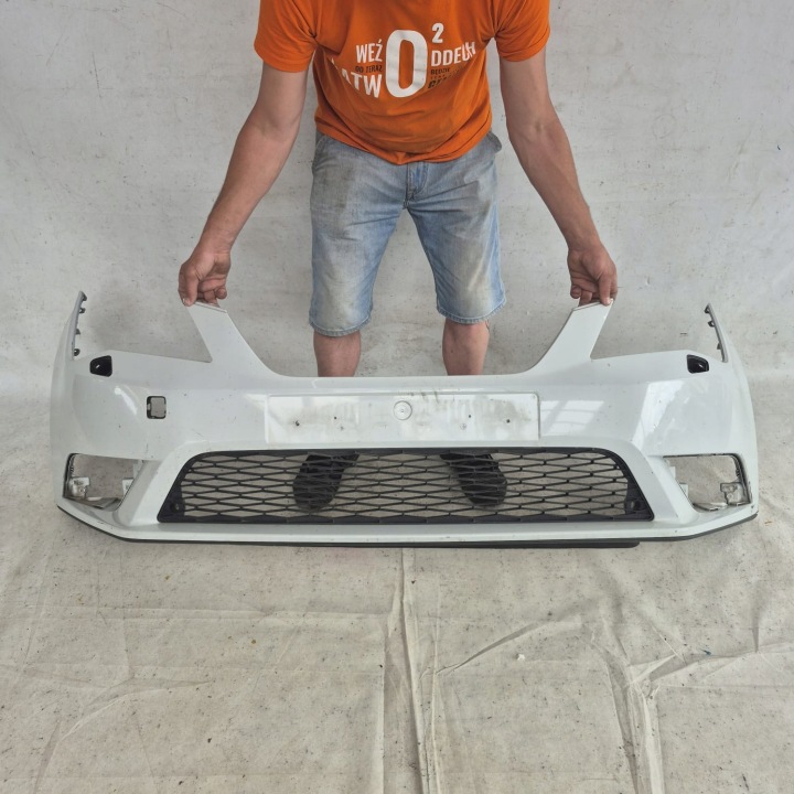 SEAT LEON III 3 12-16 nárazník predok predný ostrekovač