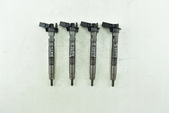 Injecteur VW PASSAT B7 GOLF VI AUDI A3 8P SEAT LEON II 2.0 TDI 03L130277