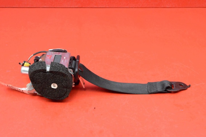 tension belt safety left rear part adjuster 33059929 MERCEDES C-KLASA W204 07-12