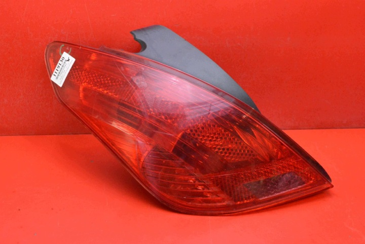 Licht links heck hinten 9680425780 PEUGEOT 308 1 und T7 5D HB 07-11