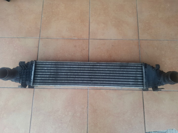 Radiatore / Raffreddatore radiatore intercooler MERCEDES W204 A2045000300
