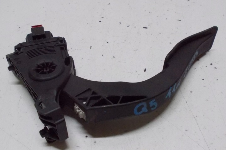 AUDI Q5 2.0 TDI 11R POTERNCJOMETR Gas 6PV009505-01