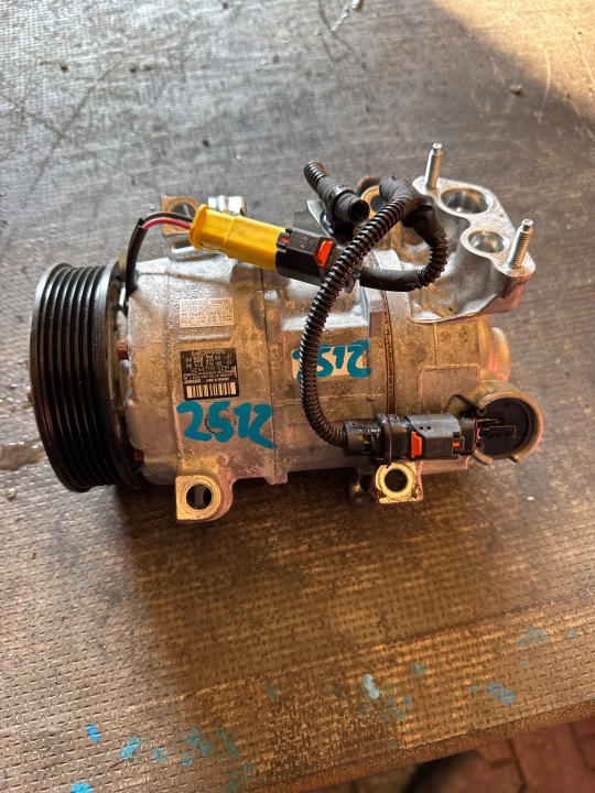 2512. compressor of the air conditioning PEUGEOT CITROEN 9850821180