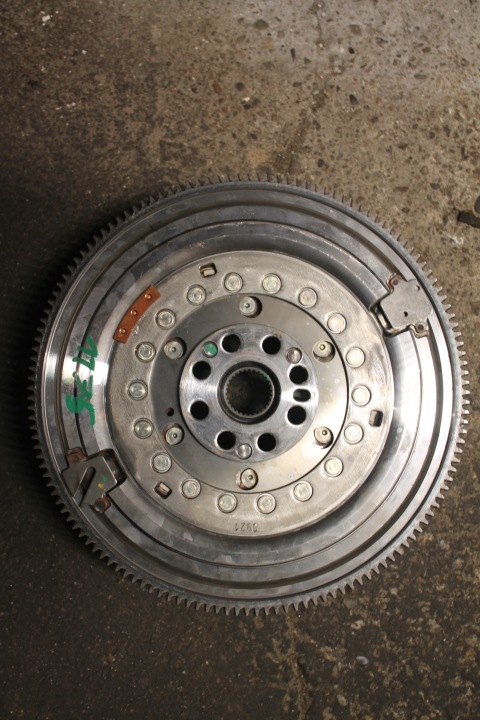 1175. Reifen Rad Schwungrad BMW 865563705