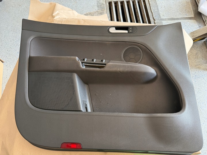 VW GOLF V plus side door left front 5M1868109