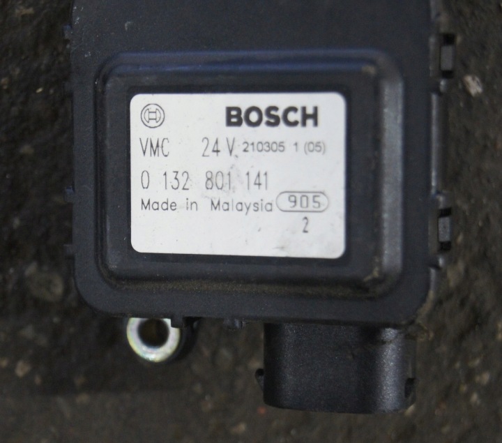 МОТОРЧИК ОБОГРЕВАТЕЛЯ MAN BOSCH 0132801141 — фото 2