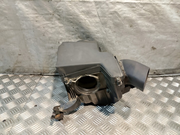 cover of a filter, air FORD FOCUS MK3 1.6 TDCI BV61-9C679-CA