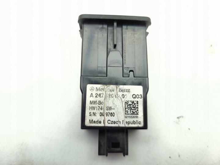 Mercedes-Benz A W177 2021 socket / AUX connector 6