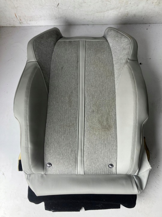 OPARCIE seat PEUGEOT 3008 II right front JASNA semi leather