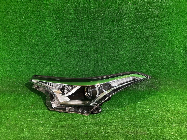 REFLEKTOR left TOYOTA C-HR CHR NR.R