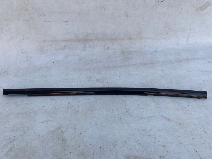 MERCEDES GLB A247 X247 moulding dust door right rear part A2477357200