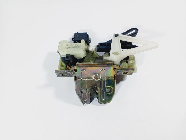 de la serrure du capot coffre OE 754625 VOLVO V70 2 II 01-07