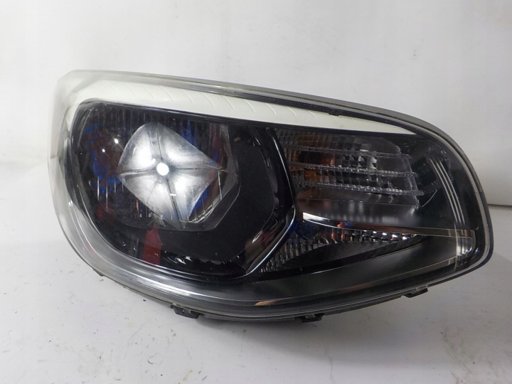 KIA SOUL II light right front front UK