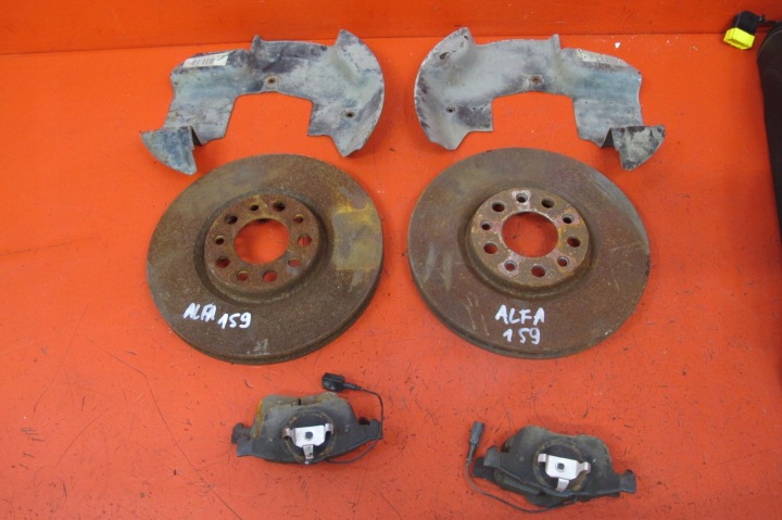 ALFA ROMEO 159 Bremsscheibe bremsen 330 MM vorne Beläge Bremsbeläge Blende Abdeckung TARCZY KOMPLET