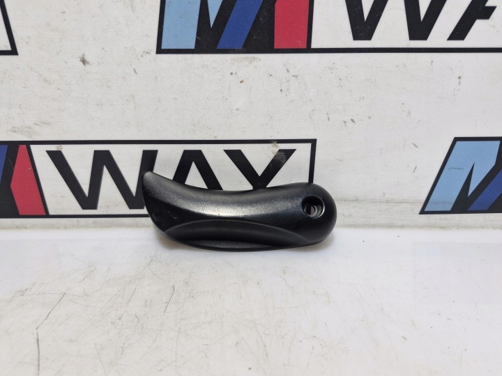 7008933 BMW E60 E61 Poignée Poignée pour l’ouverture du capot