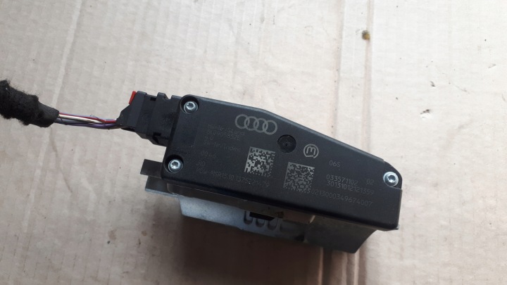 S4 B8 LIFT SERRURE RYGIEL VOLANT 8K0905852E A4