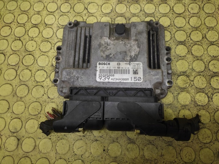 ALFA ROMEO 159 Bedienteil DES MOTORS 0281012144
