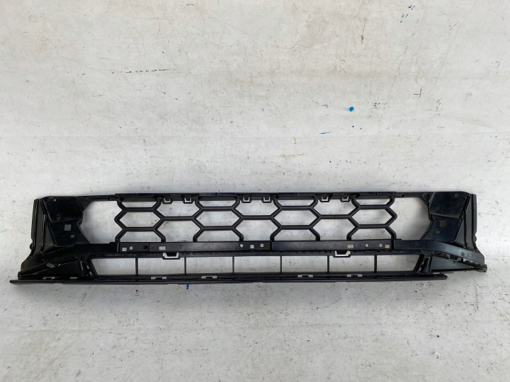 AUDI A4 B9 LIFT S-LINE 19- grid central of a bumper front 8W0807683F