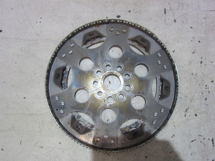 BMW 6 F06 GRAN COUPE 650 N63 F07 F10 F11 E70 Reifen Rad schwungscheibe schwungrad Schwunkrad Schwunkscheibe 7567151
