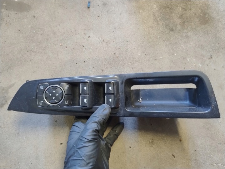 ovladac oken zrcadel Ford Mondeo mk5 DG9T-14540-DDW