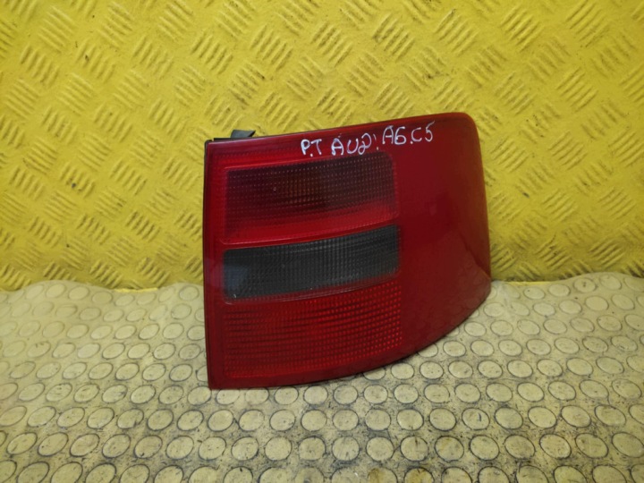 AUDI A6 C5 KOMBI light right rear part 4B9945096D