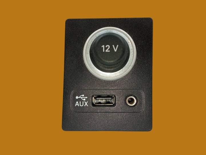 Adapter, Stecker USB AUX ZAPALNICZKI 5Q0035726 Skoda Superb III (2015-2024)