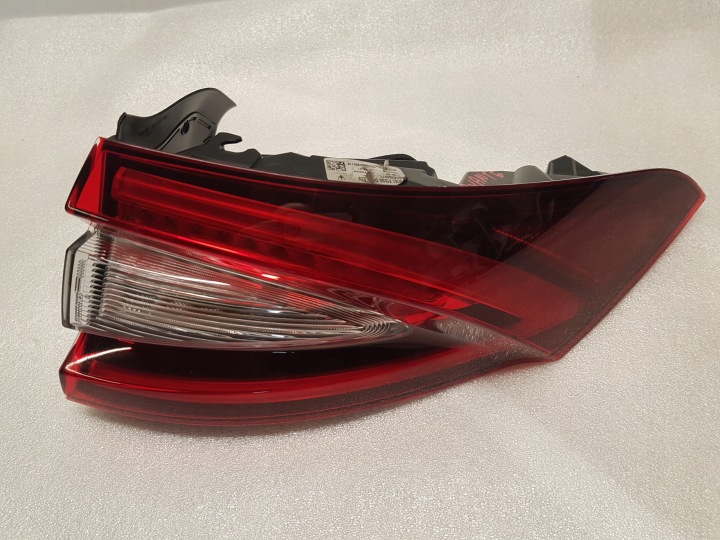 Licht hinten rechts MASERATI LEVANTE 670106830