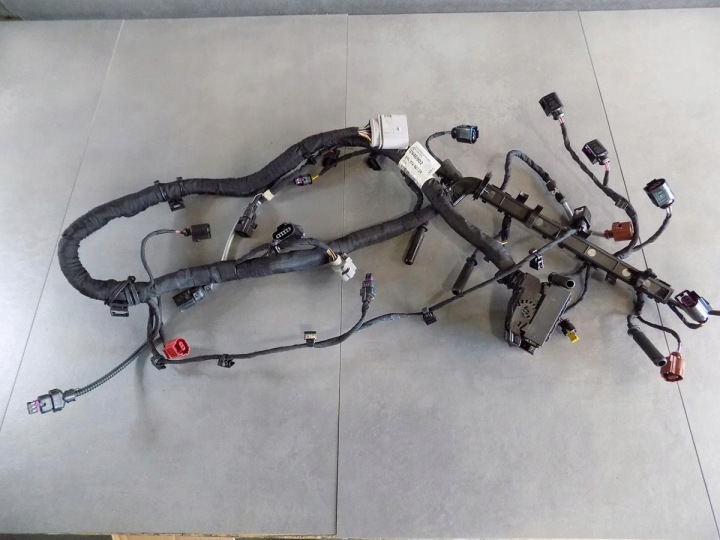 VW TOURAN 5T 2.0 TDI bundle of the engine 04L972627DT