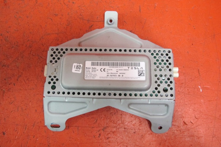 Tesla MODEL Y Module RADIA ANTENY 1527973-00-D