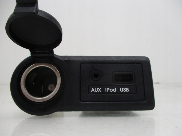 KIA VENGA HYUNDAI IX20 adapter AUX IPOD USB 96120-1P000 2009
