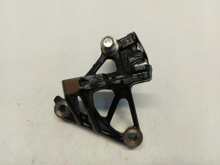 Toyota Yaris CROSS 1.5 engine mount