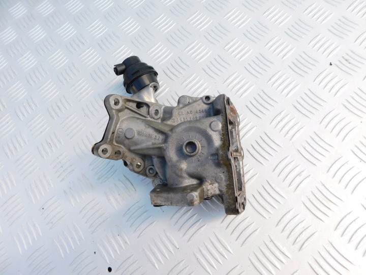 Mercedes Sprinter 906 2.2 CDI 651 cover EGR valve OEM 6511420067