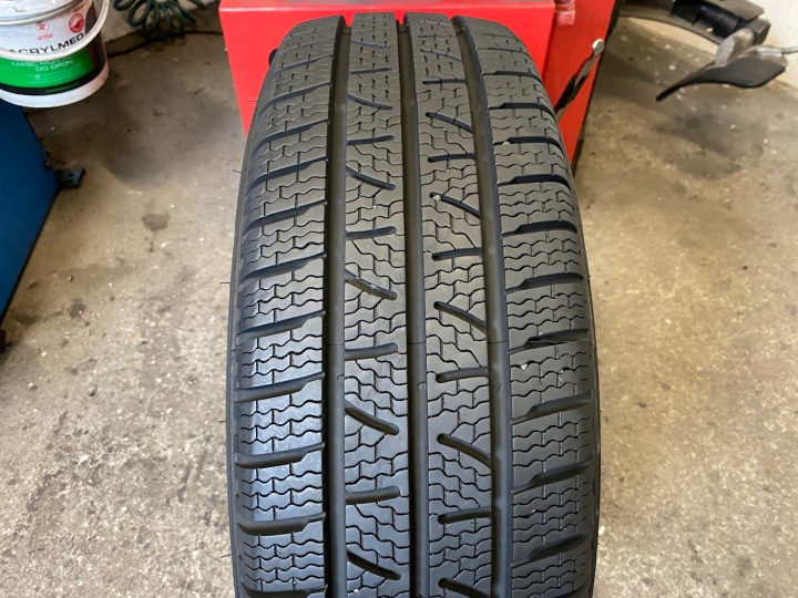 tyre zimowa 215/65R16C 109R Pirelli Carrier Winter as new 9,5mm DEMO