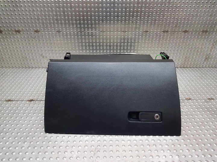 Boîte a gant passager Passegers A1776800905 MERCEDES W177