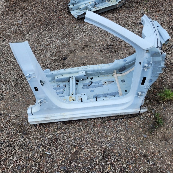 Longeron Jupe Droite OPEL CORSA F