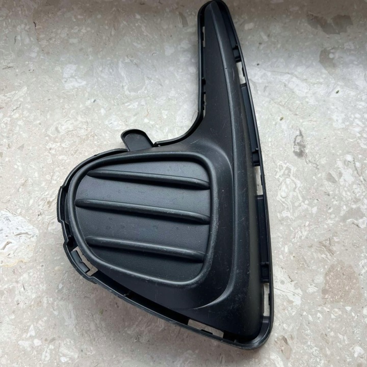TOYOTA YARIS III griglia Paraurti sinistra 81482-0D310