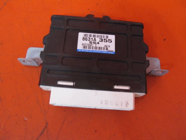 MITSUBISHI PAJERO 4 IV 3.2 DI-D 4M41 module control unit computer 8631A355