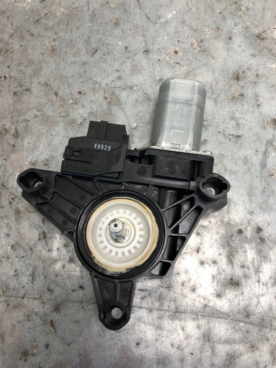 mini motor windows right rear part MERCEDES W205 KOMBI A2139060602