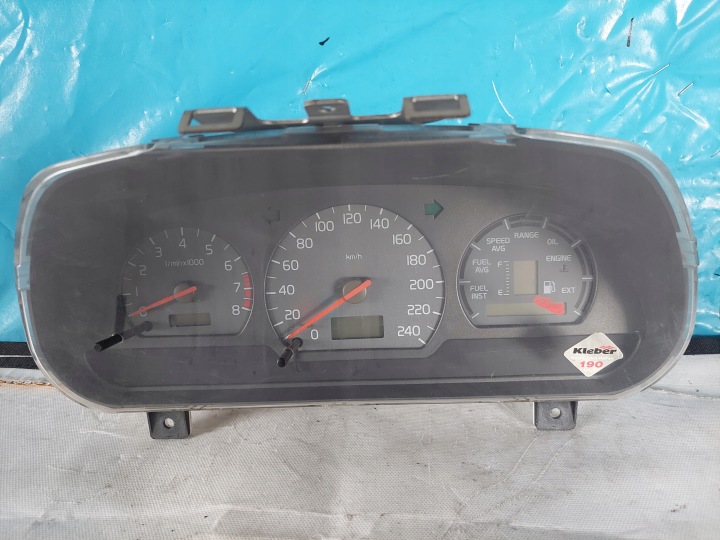 budíky hodiny VOLVO V40 a 1.8 B 30862002