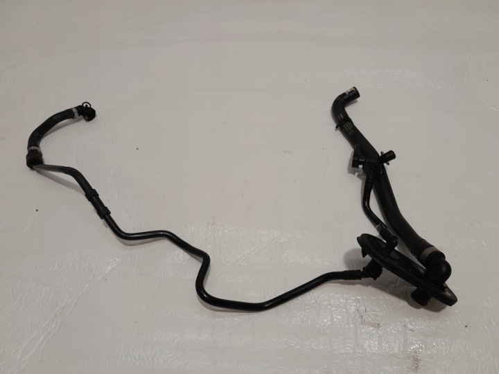 AUDI Q5 80A rúra vedenie vody 80B819350R 80A611931N 5Q0906207