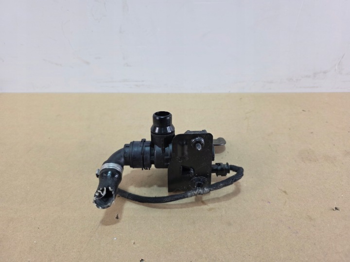 pump valve of water BMW X1 U11 5A37571