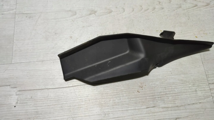 Opel Corsa F 1.2 22r. levá strana torpédo
