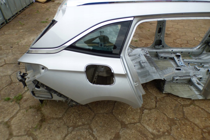 čtvrtka blatník pravý záď Z176 Opel Astra K V KOMBI