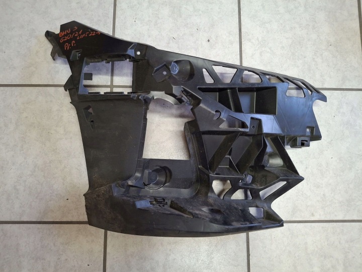 pravý držák nárazníku předního BMW 3 G20 G21 LIFT 2022->
