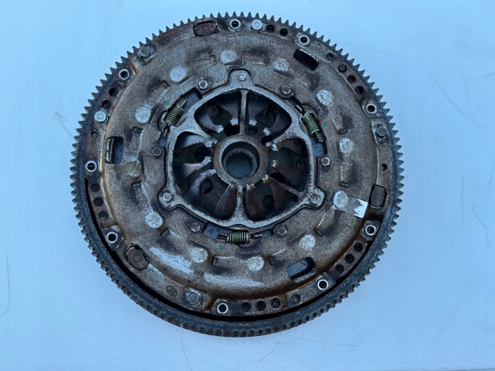 VW T6.1 wheel flywheel dwumasa 03L105264AF clutch niski przebieg bdb