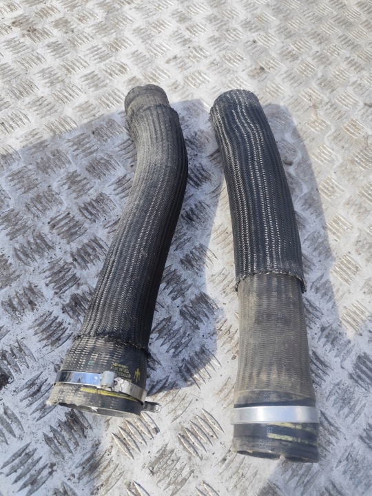 MASERATI LEVANTE 3.0D tubo tubo flessibile Tubazione radiatore intercooler Destro