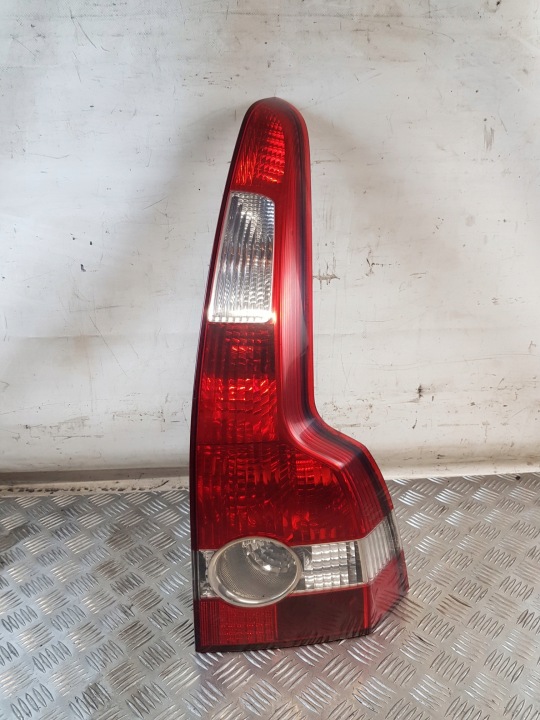 light right rear part 30698921 VOLVO V50 and 06R- EUROPA