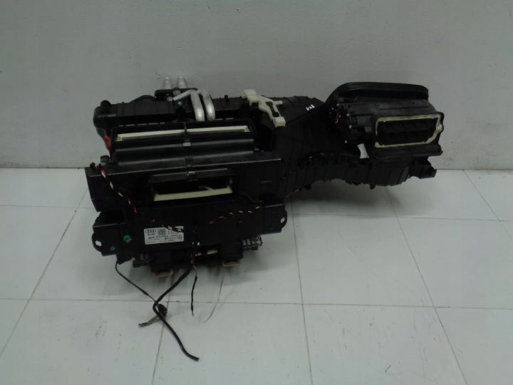 AUDI A4 B8 A5 8T Bloc de chauffage complet Ventilateur 8K1820005AS EURPOA