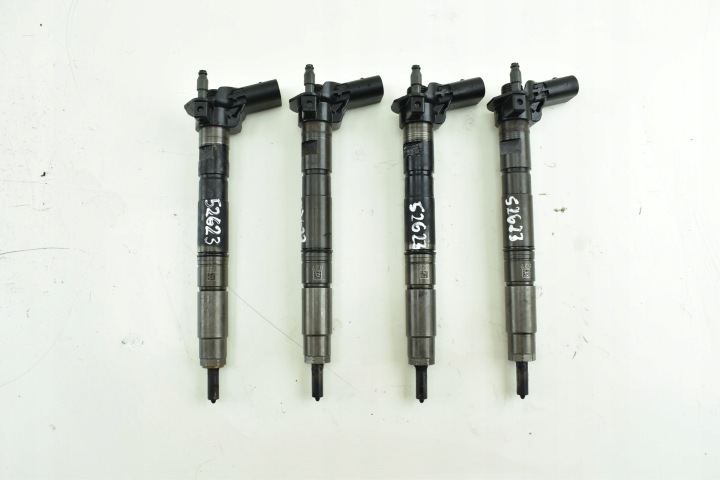 Injecteur VW PASSAT B7 GOLF VI AUDI A3 8P SEAT LEON II 2.0 TDI 03L130277